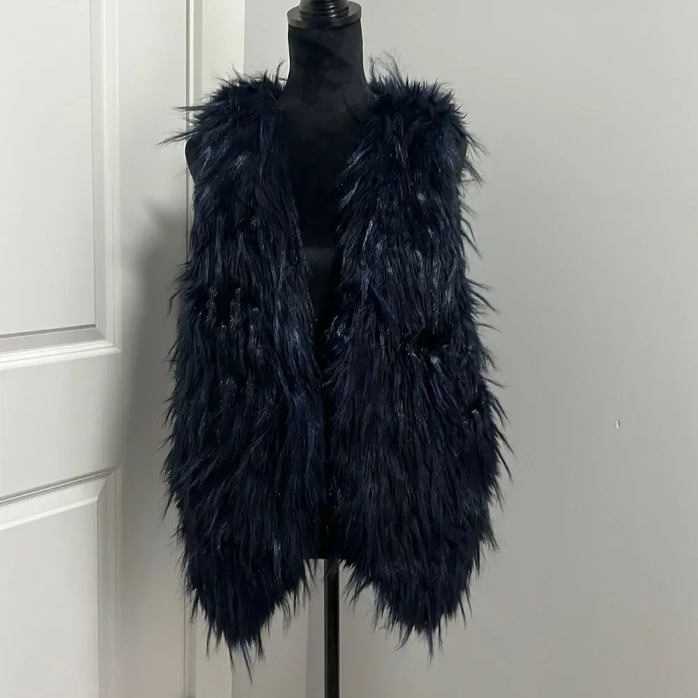 SKIES ARE BLUE || women’s blue faux fur vest size Medium